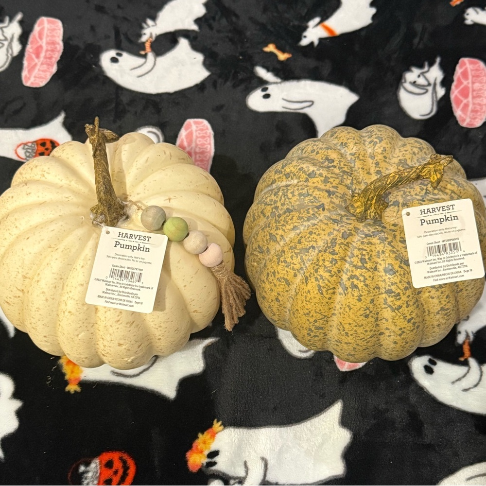 Set of Two Decorative Harvest Pumpkins! New with tags! Perfect for fall!